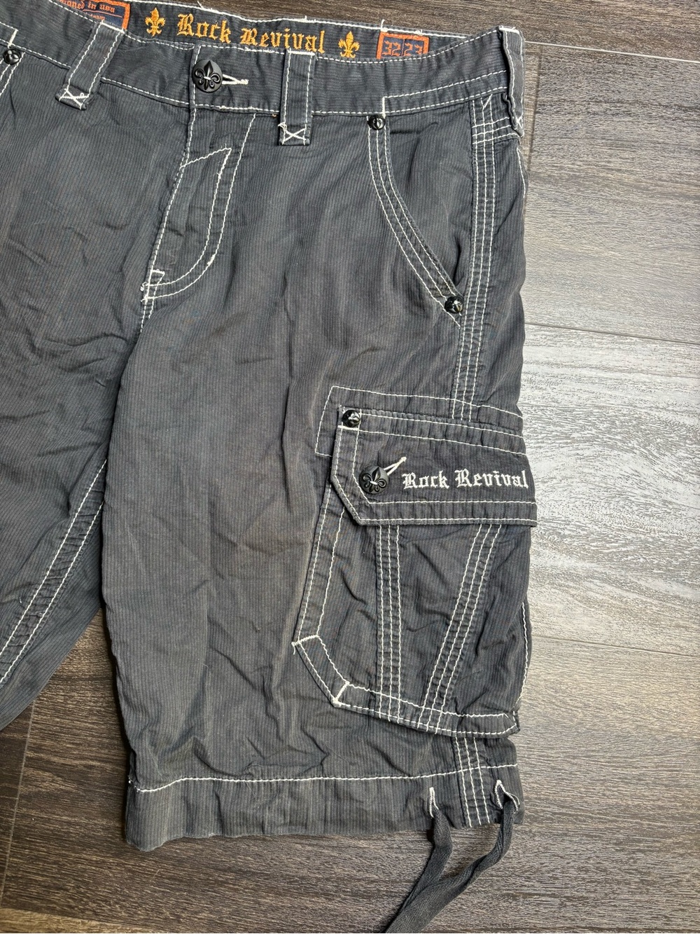 VTG Y2K Rock Revival Classic Cargo Shorts Black Men's Size 32 - Picture 4 of 6